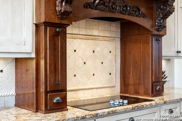 Image 16 of 79 For 114 Hunters View