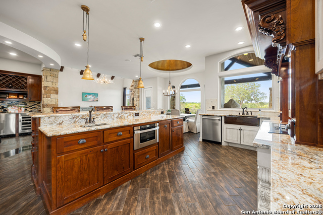 Image 18 of 79 For 114 Hunters View