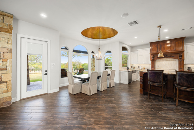 Image 22 of 79 For 114 Hunters View