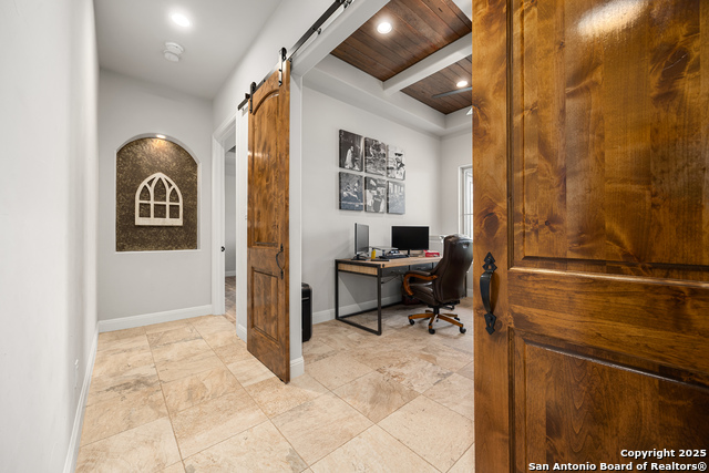 Image 24 of 79 For 114 Hunters View