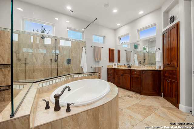 Image 32 of 79 For 114 Hunters View