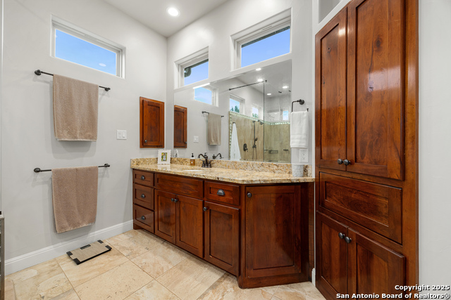 Image 34 of 79 For 114 Hunters View