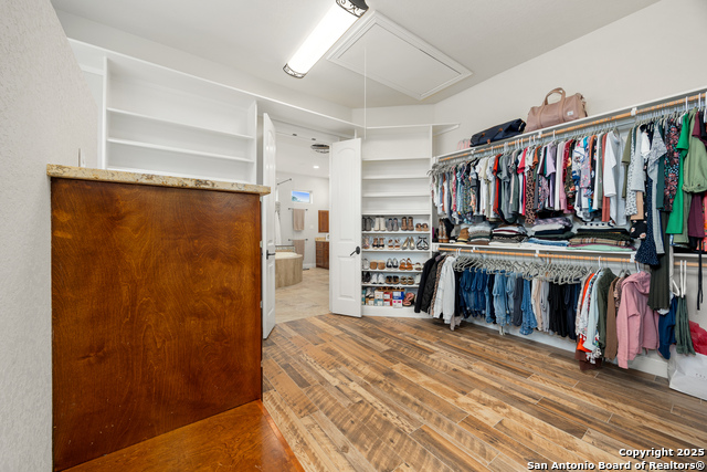 Image 40 of 79 For 114 Hunters View