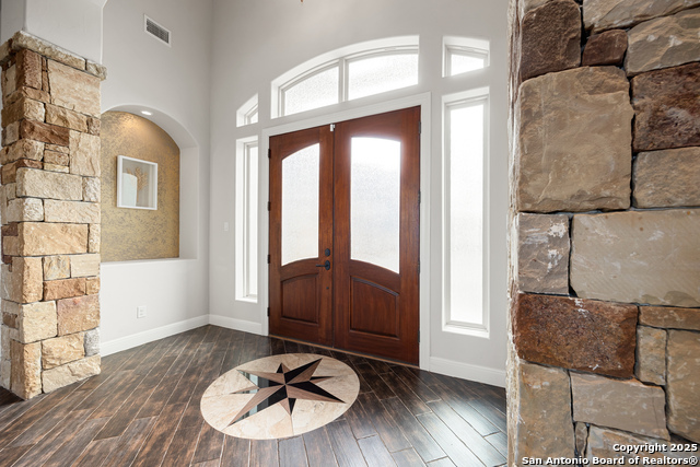 Image 5 of 79 For 114 Hunters View