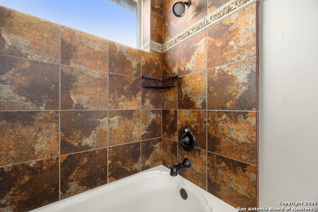 Image 55 of 79 For 114 Hunters View