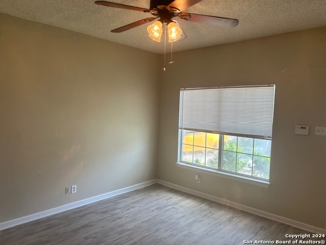 Image 6 of 9 For 12275 Apricot Dr