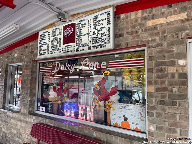 Listing photo id 0 for 836 Walnut Street