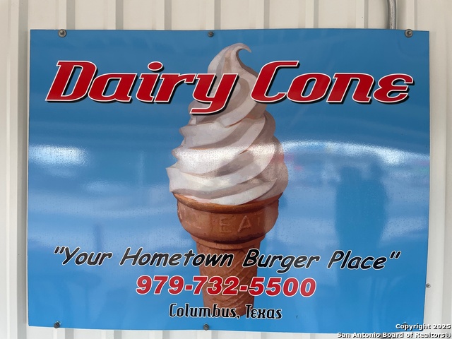 Listing photo id 6 for 836 Walnut Street