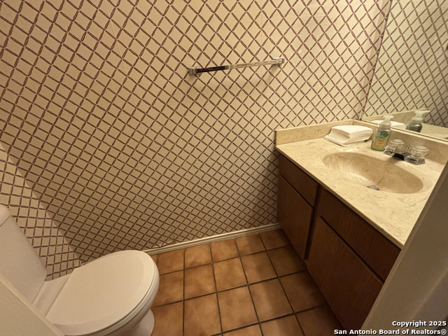 Image 10 of 22 For 11815 Vance Jackson  1602