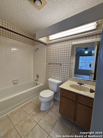 Image 15 of 22 For 11815 Vance Jackson  1602