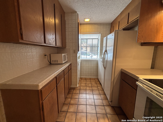 Image 3 of 22 For 11815 Vance Jackson  1602