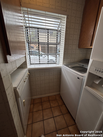 Image 5 of 22 For 11815 Vance Jackson  1602