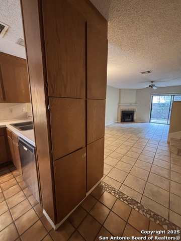 Image 6 of 22 For 11815 Vance Jackson  1602