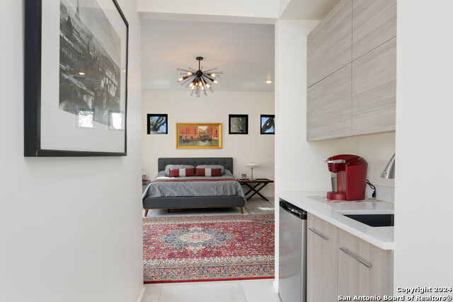 Listing photo id 14 for 210 Cliffside