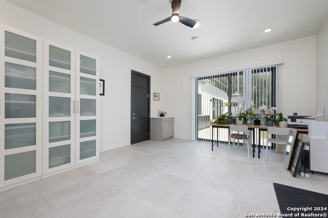 Listing photo id 29 for 210 Cliffside