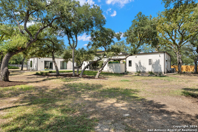 Listing photo id 34 for 210 Cliffside