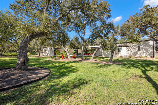 Listing photo id 37 for 210 Cliffside