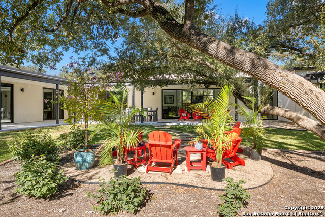 Listing photo id 39 for 210 Cliffside