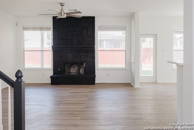 Image 13 of 37 For 8347 Piney Wood