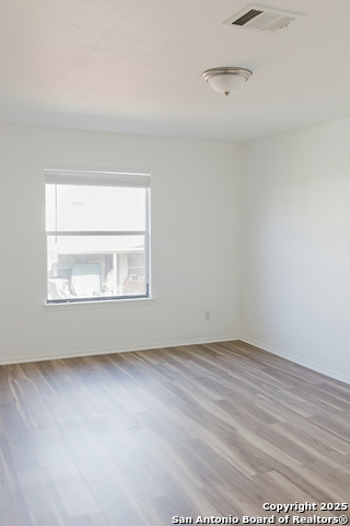 Image 31 of 37 For 8347 Piney Wood