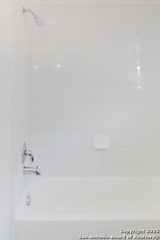 Image 32 of 37 For 8347 Piney Wood