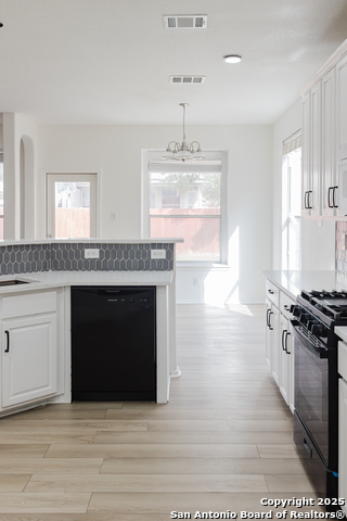 Image 9 of 37 For 8347 Piney Wood