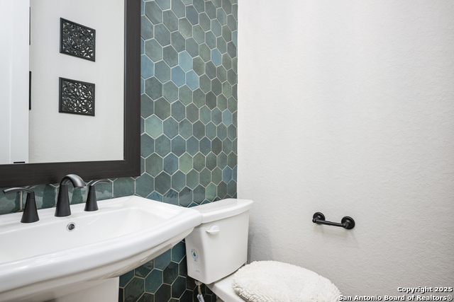 Image 22 of 37 For 26623 White Eagle