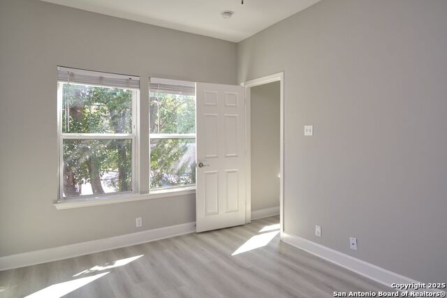 Image 14 of 23 For 503 Kings Hwy W 203