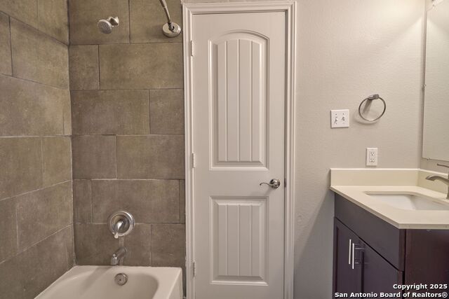 Image 15 of 23 For 503 Kings Hwy W 203