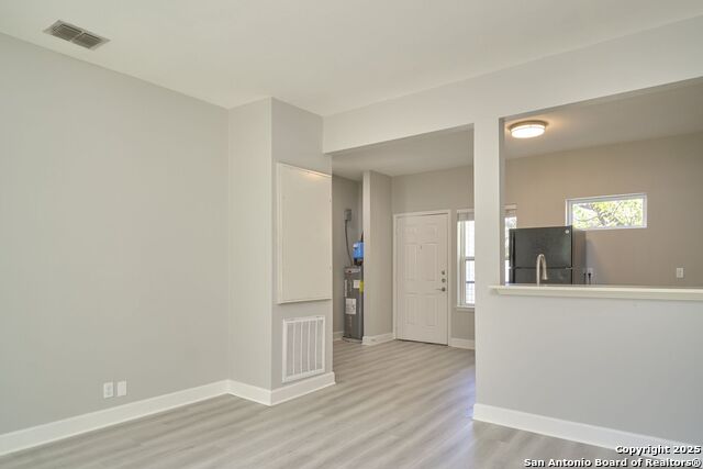 Image 8 of 23 For 503 Kings Hwy W 203