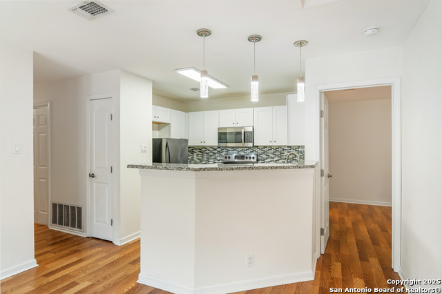 Image 9 of 22 For 7326 Weybridge