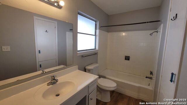 Image 5 of 15 For 122 San Angelo