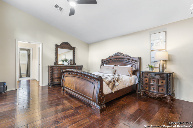 Image 15 of 33 For 13066 Hunters Circle N