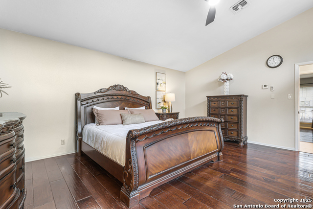 Image 16 of 33 For 13066 Hunters Circle N