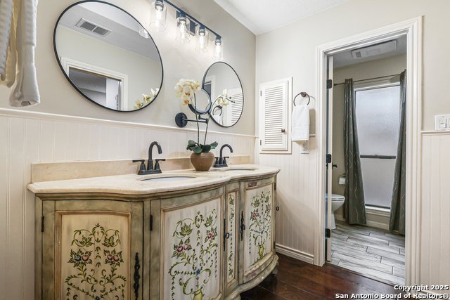 Image 18 of 33 For 13066 Hunters Circle N