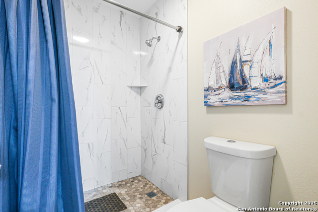 Image 27 of 33 For 13066 Hunters Circle N