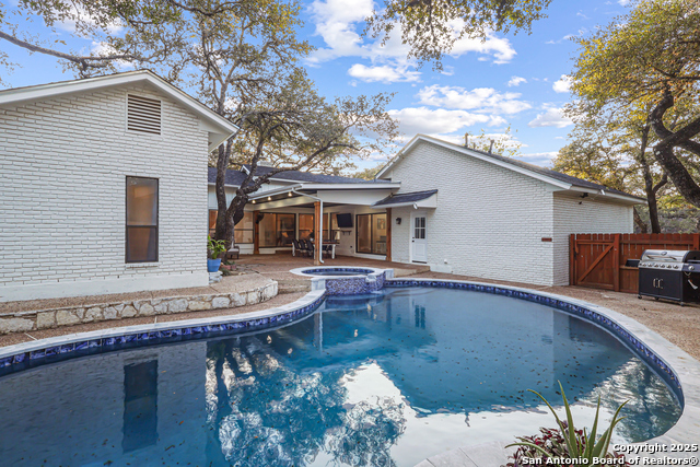 Image 32 of 33 For 13066 Hunters Circle N