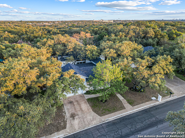 Image 5 of 33 For 13066 Hunters Circle N