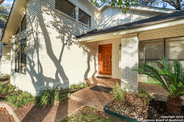 Image 6 of 33 For 13066 Hunters Circle N