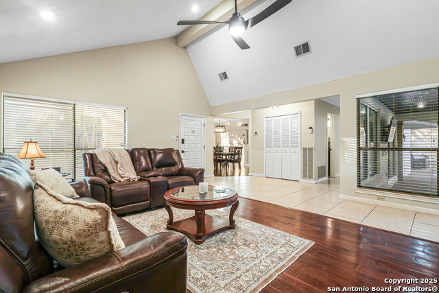 Image 8 of 33 For 13066 Hunters Circle N