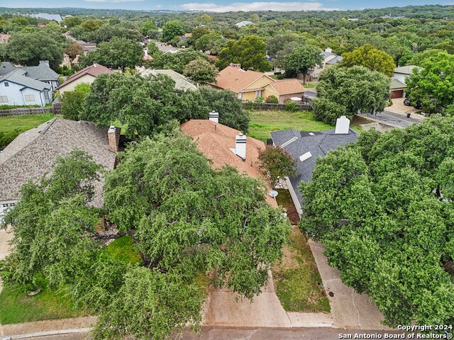 Image 10 of 51 For 14819 River Gln N