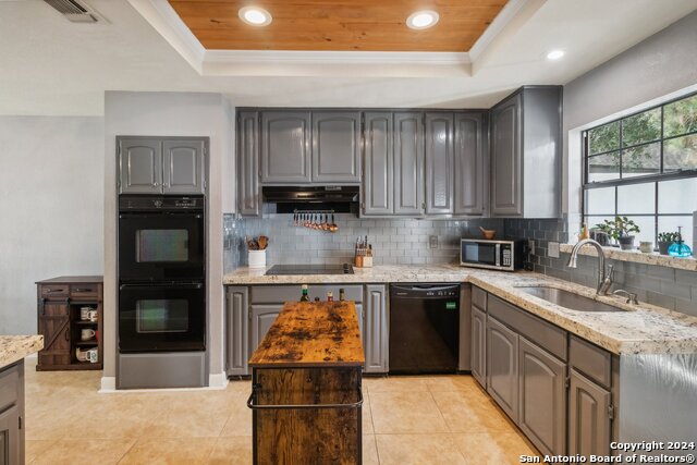 Image 21 of 51 For 14819 River Gln N