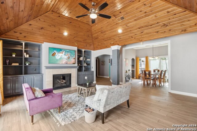 Image 27 of 51 For 14819 River Gln N