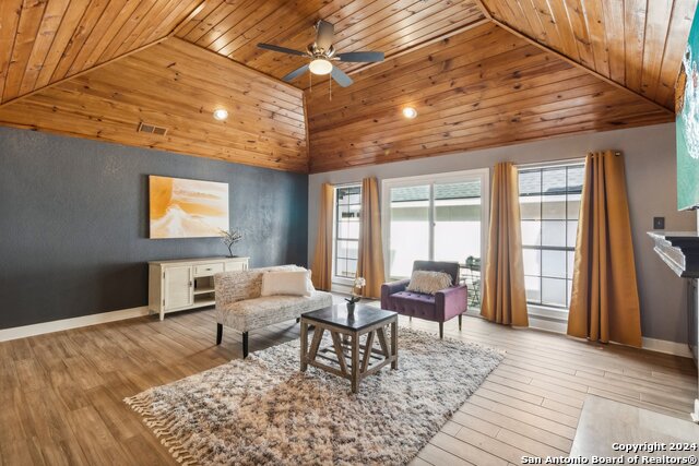 Image 28 of 51 For 14819 River Gln N