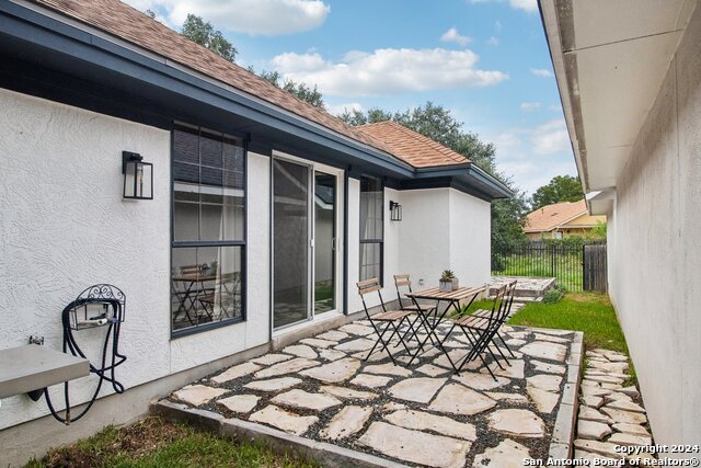 Image 32 of 51 For 14819 River Gln N