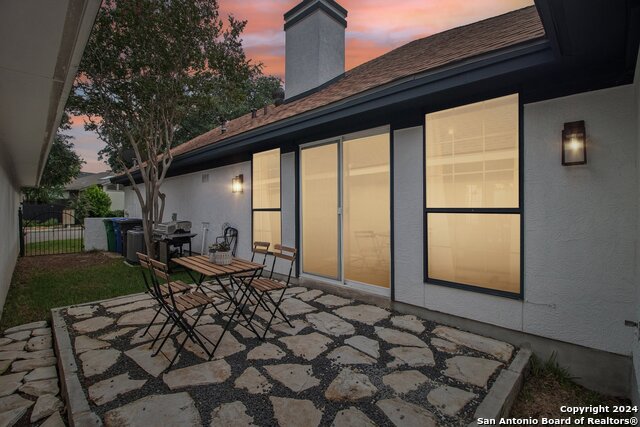 Image 33 of 51 For 14819 River Gln N