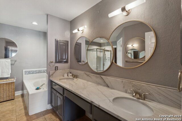 Image 40 of 51 For 14819 River Gln N