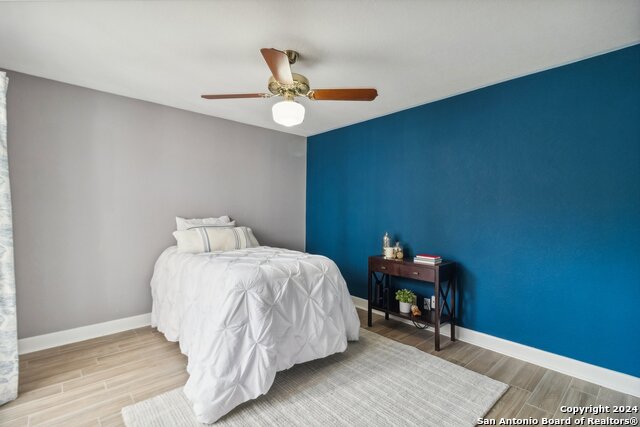 Image 44 of 51 For 14819 River Gln N