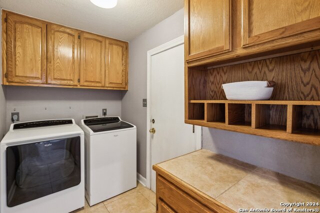 Image 45 of 51 For 14819 River Gln N