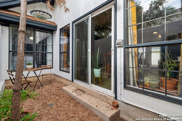 Image 46 of 51 For 14819 River Gln N